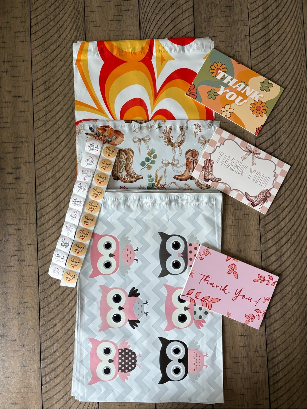 Poly mailer shipping bags